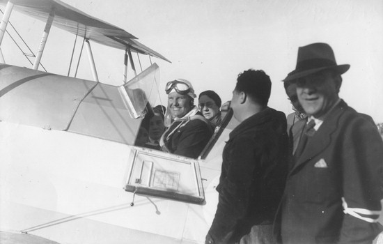 Archivo: 1941-Visita de Carola Lorenzini.jpg